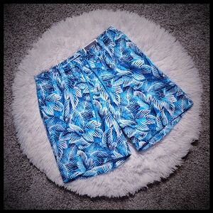 NWT Men's Club Room Blue/White Leaf Pattern Swim Trunks